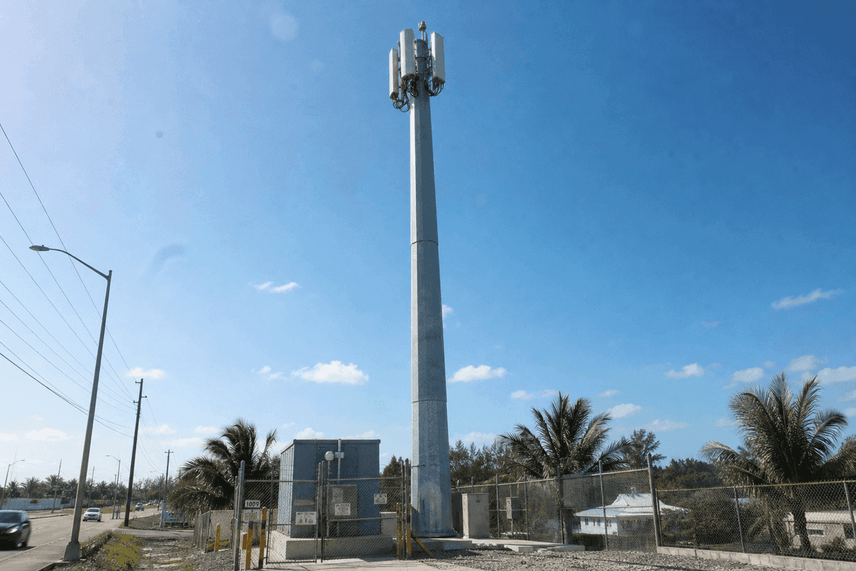 Nassau Telecom Tower Market Analysis: 20m Urban Macro Monopole Configuration Guide